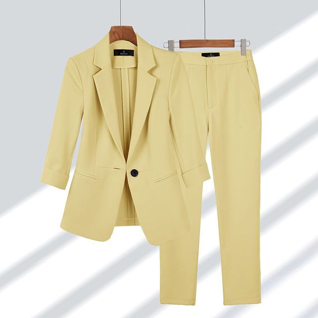 Chloé Elegant Blazer & Trouser Set