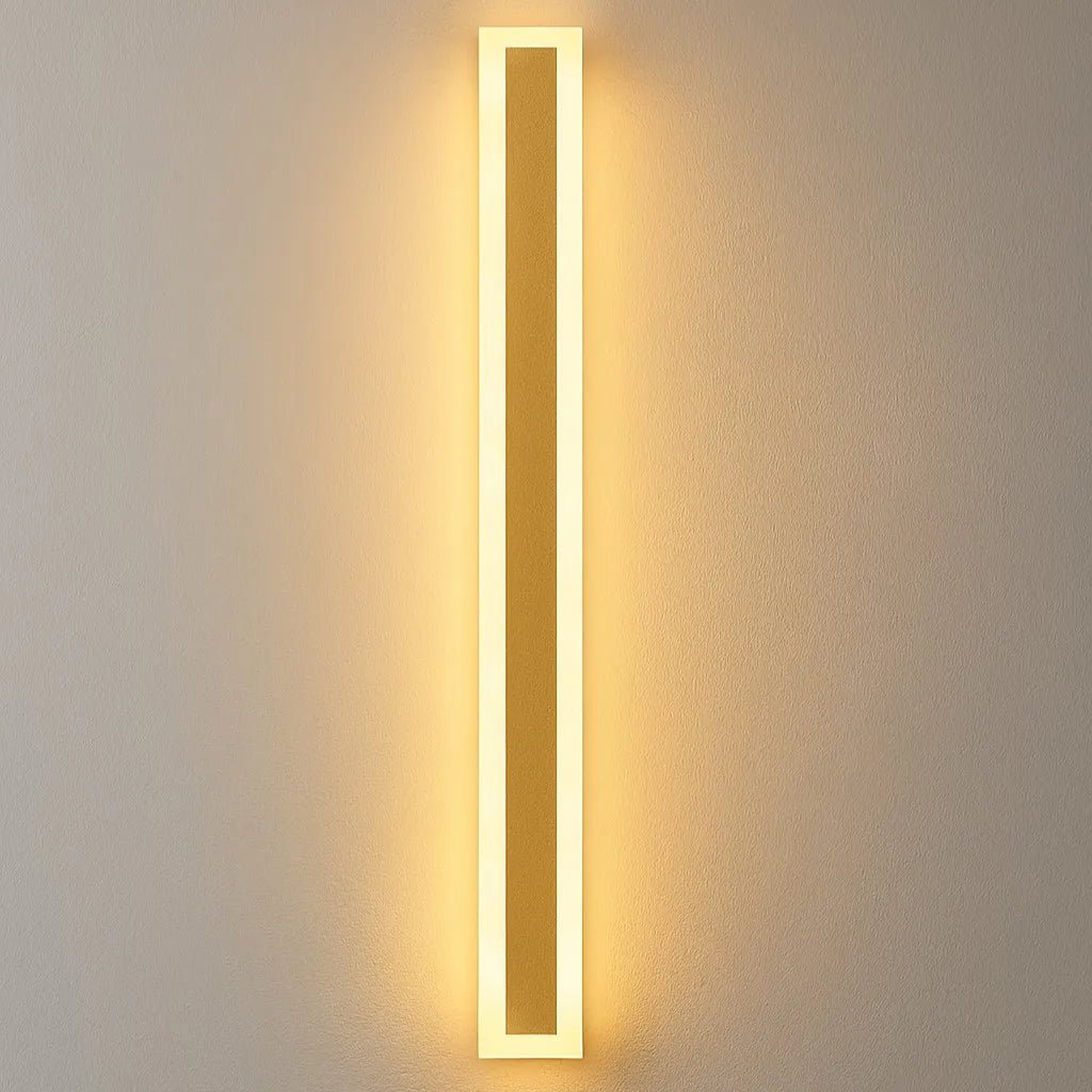 Elegant Linear Outdoor Wall Light with Dimmable LED and IP65 Rating | Modern Golden Design for Stylish Exteriors