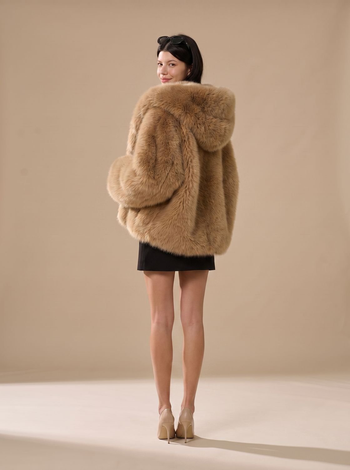 Annabel | Women's Oversized Hooded Faux Fur Winter Coat with Long Sleeves